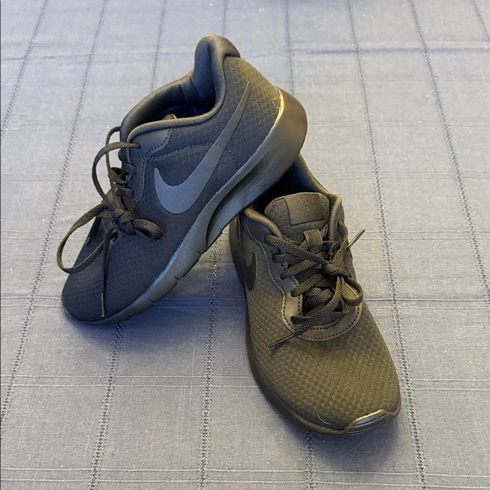 Nike Kid’s Black Running Shoes NWOT